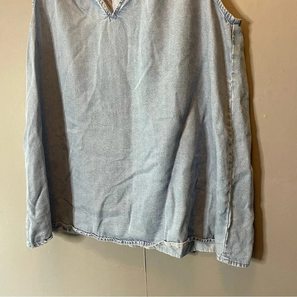 Gap denim vneck sleeveless tank top women’s size medium - Picture 3 of 9